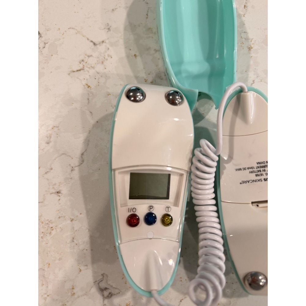 Serious Skincare Facial Toning System Model 1676B Teal Microcurrent Device Case - Picture 5 of 7